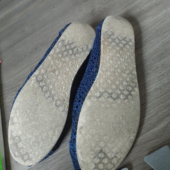 Toms - Picture 3 of 4